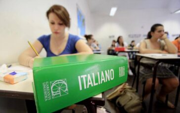 Allarme della Crusca Il futuro della lingua italiana e a rischio 364x230