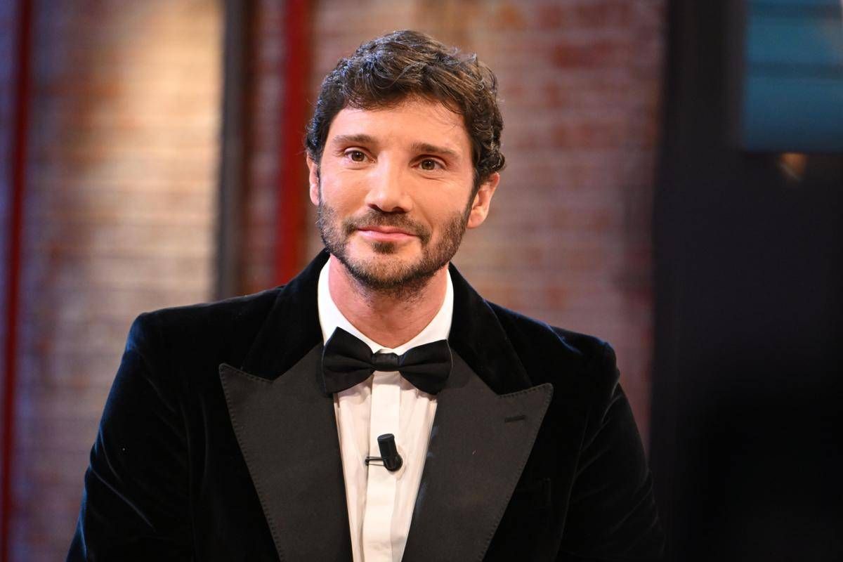 Ascolti tv, doppia vittoria per De Martino con 'Step' e 'Affari tuoi'