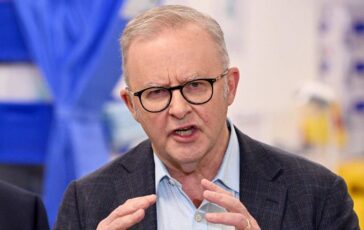 Australia Albanese contestato in moschea contro il premier urla e insulti 364x230