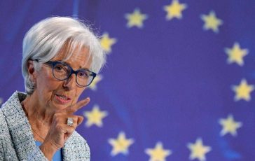 Bce tiene tassi fermi Con guerra prospettive piu incerte 364x230