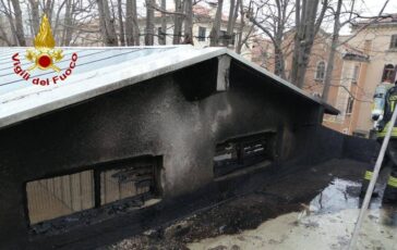 Biennale Arte incendio su tetto padiglione Serbia nessun ferito 364x230