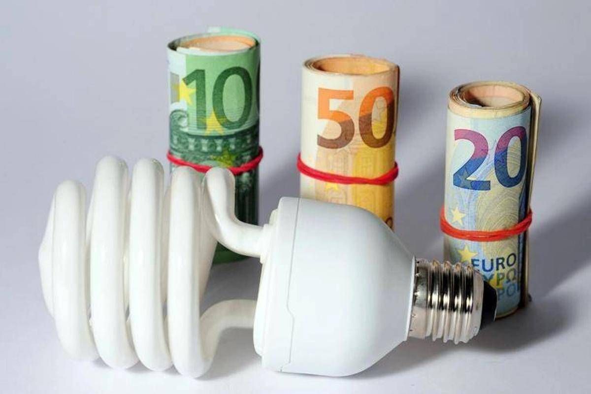 Bollette luce, cambiare gestore diventerà più semplice: la guida
