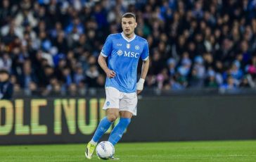 Cagliari Napoli braccio di Buongiorno in area Pisacane chiede rigore 364x230