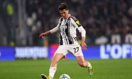 Cambiaso trattiene Ekkelenkamp arbitro non fischia rigore proteste in Udinese Juventus 265x160