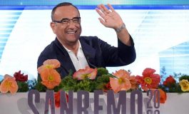 Carlo Conti compie 65 anni e festeggia anche un Sanremo che ha convinto tv e social 265x160