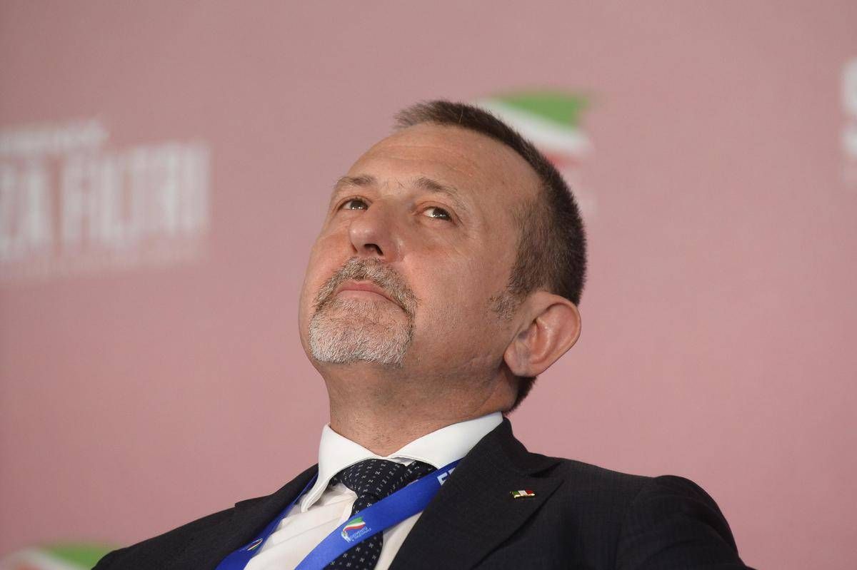 Delmastro si dimette da sottosegretario alla Giustizia: "Ho commesso una leggerezza"