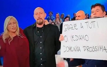 Domenica In Mara Venier sbotta con Teo Mammucari Sei un pirla 364x230