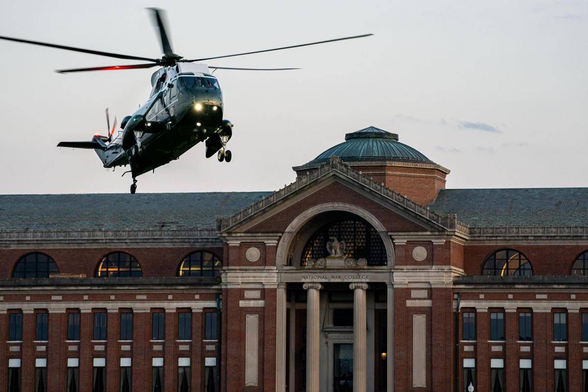 Droni non identificati sulla base Usa dove vivono Rubio e Hegseth, rafforzata sicurezza