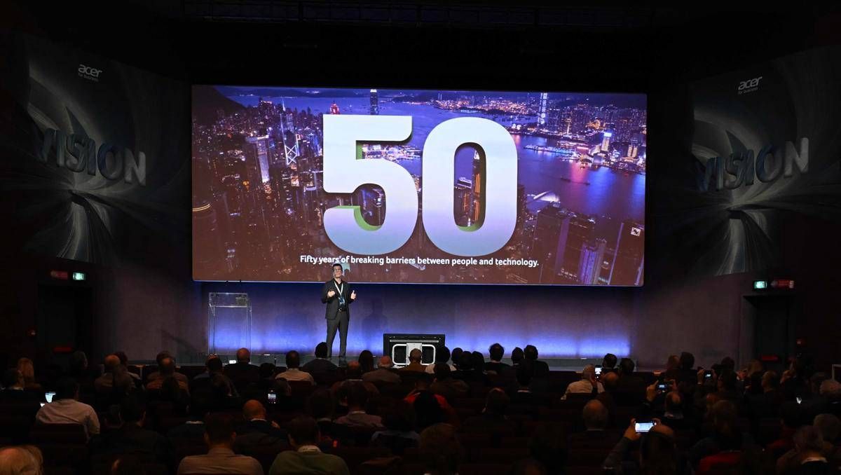 Ecosistema tecnologico oltre il PC, Multiple Business Engines Strategy e focus su IA per le PMI