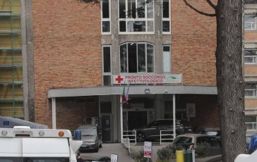 Focolaio Epatite A a Napoli oltre 70 i ricoverati a marzo al Cotugno 364x230