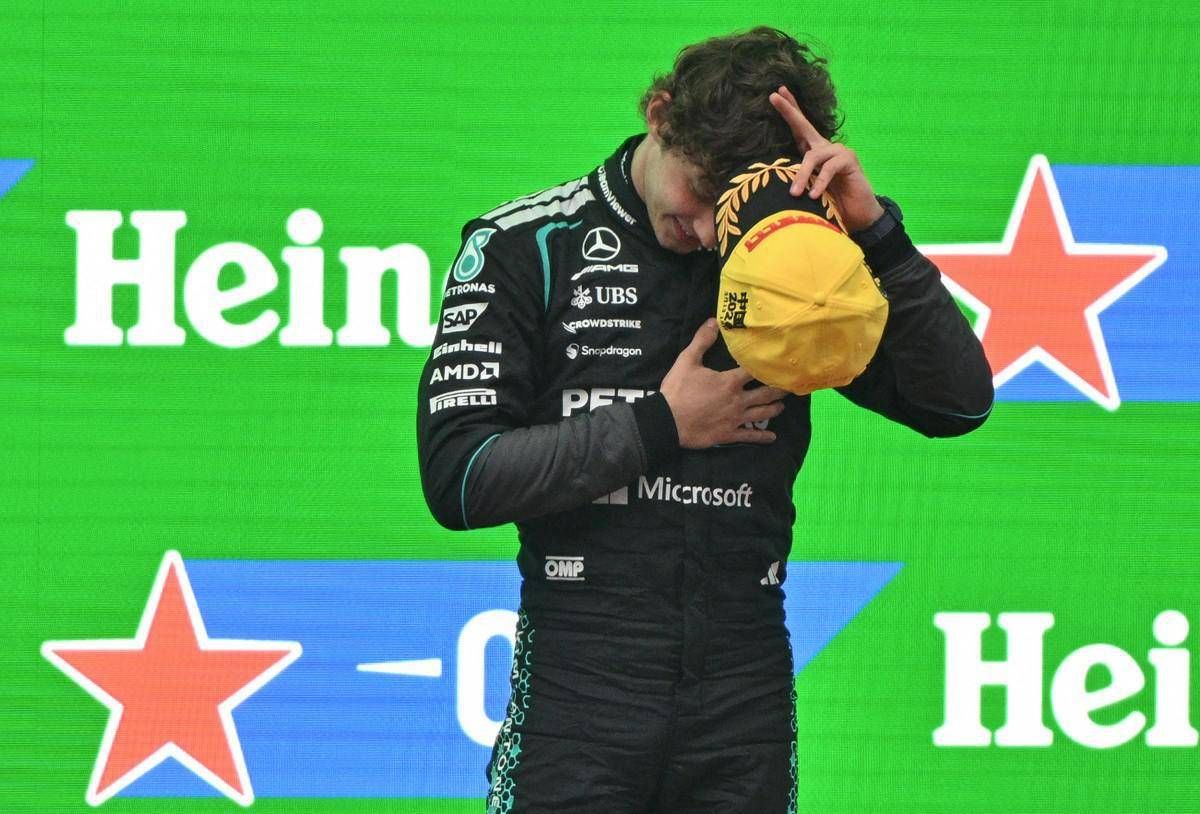 Formula 1, Antonelli in lacrime dopo il trionfo nel Gp di Cina: "Lo avevo promesso all'Italia"
