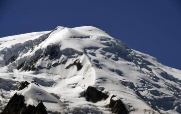 Frana sul massiccio del Monte Bianco morto alpinista italiano 364x230