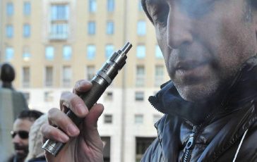 fumo manner romberg mru gmbh con divieto sigarette elettroniche maggiori volumi mercato nero 2