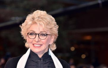 Funerali Bonaccorti il messaggio di Renato Zero Lascero aperta la porta 364x230