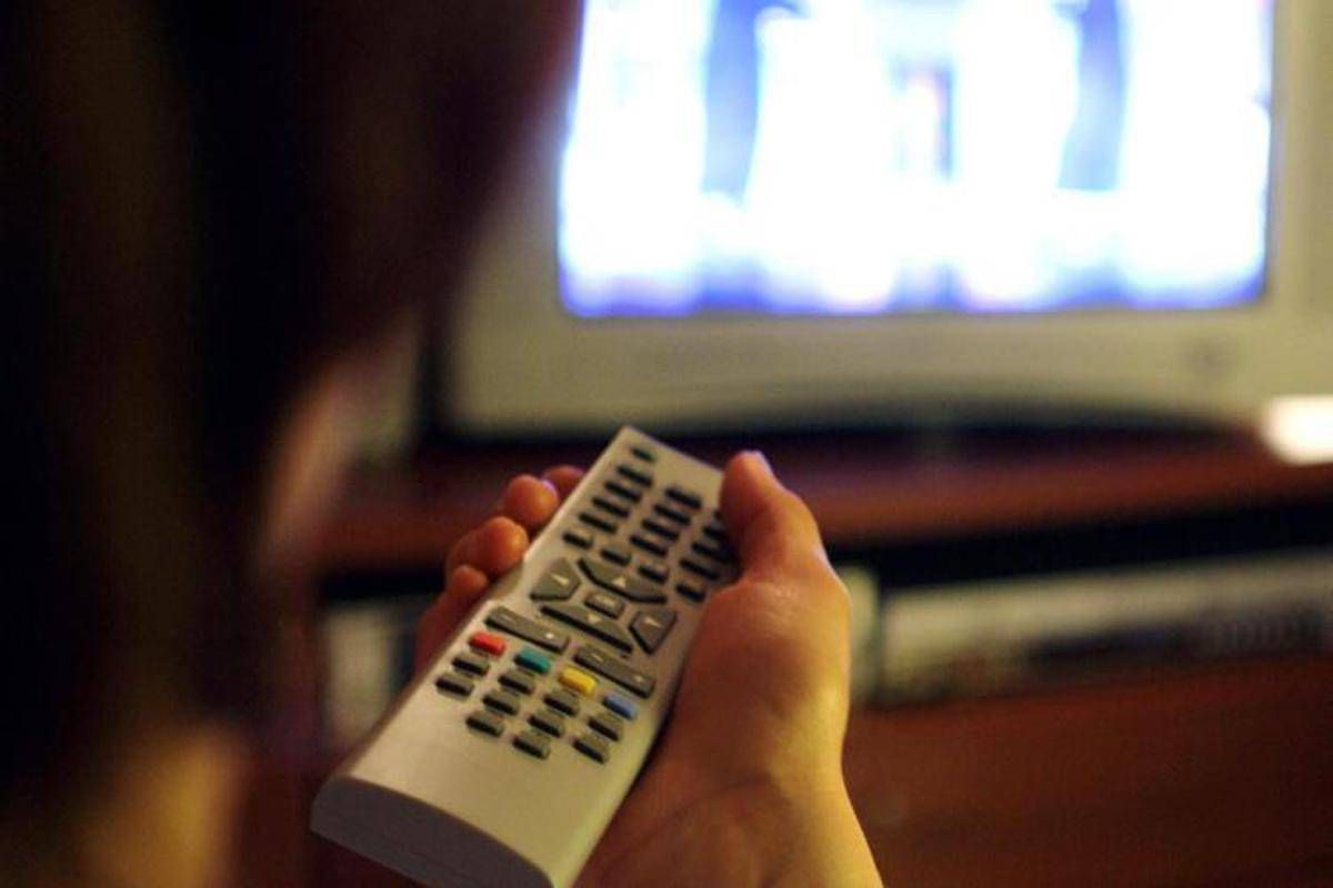 'Guerrieri' su Rai1 vince la prima serata tv, La Ruota batte Affari Tuoi