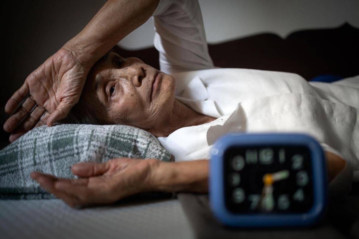 Insonnia degli anziani disturbo sottovalutato, i consigli di Garattini