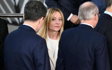 Iran Meloni Nessuno pensa a missione militare per forzare il blocco di Hormuz 364x230