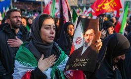 Iran Mojtaba Khamenei rompe il silenzio Voglio vendetta contro Usa lo stretto di Hormuz restera chiuso 265x160