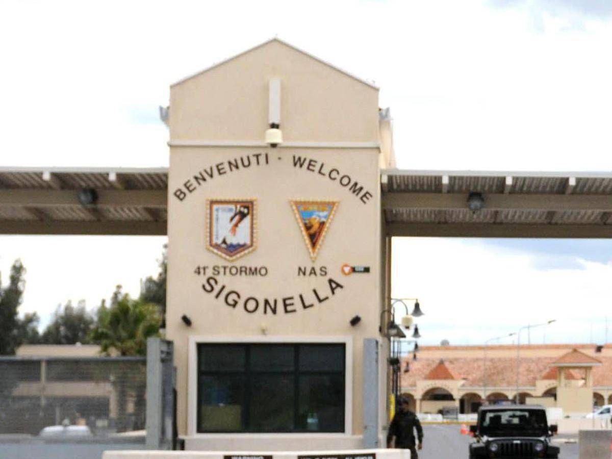Italia nega a Usa base di Sigonella