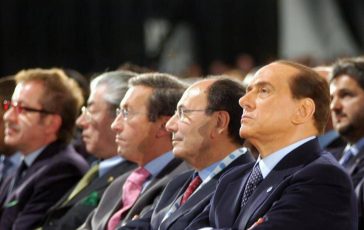 La Bossi Fini legge sullimmigrazione ancora in vigore nasce nel 2002 con il secondo governo Berlusconi 364x230