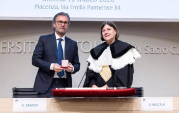 Lo chef Carlo Cracco allapertura dellanno accademico dellUniversita Cattolica sede Piacenza Cremona 364x230