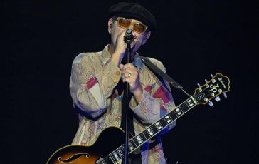 Luca Carboni Si puo nascere due volte. Il suo concerto una messa laica che emoziona 364x230