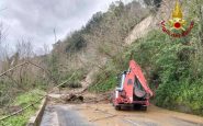 maltempo in calabria frane e strade allagate nel vibonese crolla atrio in una scuola 2
