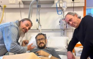 Marco Giallini operato al femore i colleghi Caduto perche un cane gli e saltato addosso 364x230