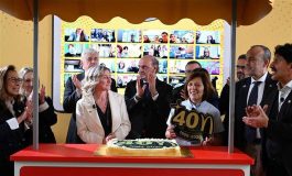 McDonalds Italia compie 40 anni il primo ristorante a Roma in Piazza di Spagna 265x160