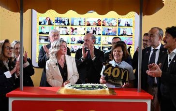 McDonalds Italia compie 40 anni il primo ristorante a Roma in Piazza di Spagna 364x230