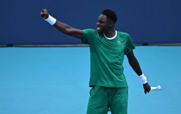 Miami Kouame vince prima partita a 17 anni. E Djokovic lo incorona 364x230