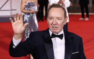 Molestie Kevin Spacey evita un nuovo processo ha raggiunto un accordo con gli accusatori 364x230
