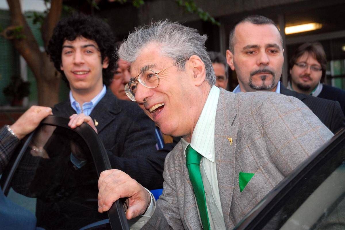 Morto Umberto Bossi, il cordoglio di Meloni: "Ha segnato una fase importante della storia italiana"