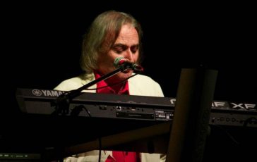 Morto a 78 anni Paki Canzi voce di Donna felicita e frontman del gruppo Nuovi Angeli 364x230