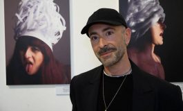 Mostre il curatore Amatulli Turbanti celebra larte di essere se stessi 265x160