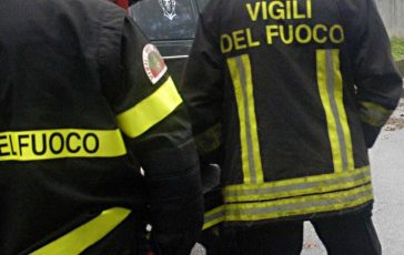 napoli donna morta carbonizzata in casa a pozzuoli 2