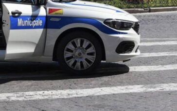 Napoli investito mentre attraversa la strada morto in ospedale il professor Italo Ferraro 364x230