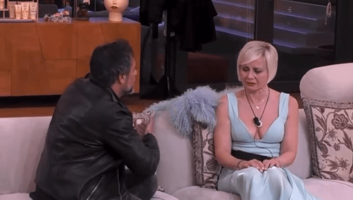Pietro Delle Piane al Gf Vip, l'abbraccio (e l'addio) con Antonella Elia: cosa è successo