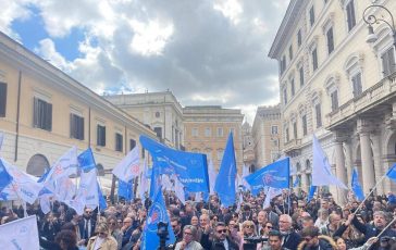 Referendum le Camere penali e il loro Comitato in piazza a Roma per il Si 364x230