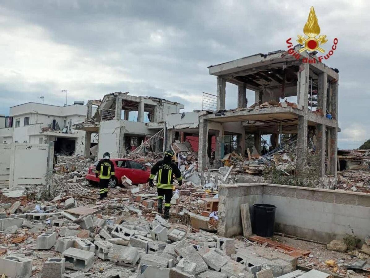 Roma, esplosione a Piana del Sole: coinvolte tre villette, 2 feriti gravi
