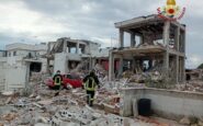 roma esplosione a piana del sole coinvolte tre villette 2 feriti gravi 2