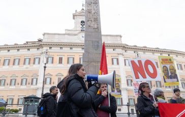 Roma oggi manifestazione per lo stop alla guerra e il no al Referendum 364x230
