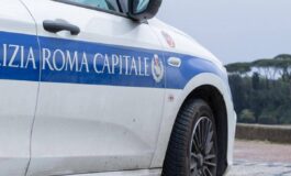 Roma scontro tra autocarro e moto in via Ardeatina muore un 43enne 265x160
