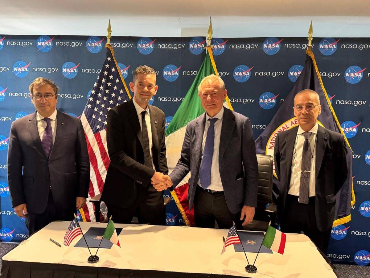 Spazio, Urso: "Imprese italiane costruiranno primo modulo abitativo sulla Luna e presto porteremo anche un astronauta italiano"