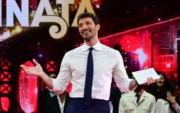 Stasera tutto e possibile mercoledi 25 marzo gli ospiti e il tema di oggi 364x230