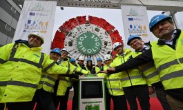 Torino Lione svelata la prima talpa per lo scavo del tunnel base in Italia 265x160