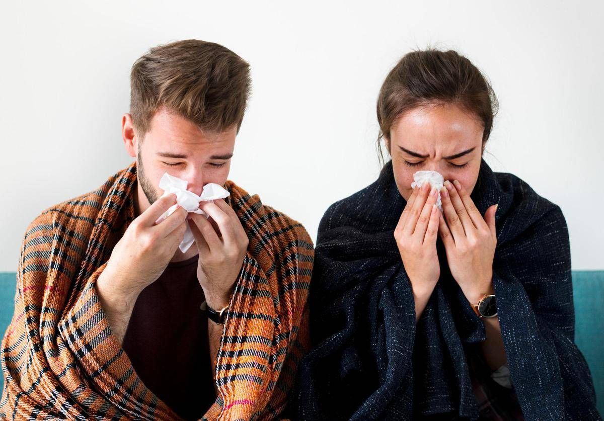 Torna il freddo, Pregliasco: "Stress per l'organismo, favorisce infezioni respiratorie"