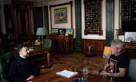 Ucraina Sean Penn vede Zelensky a Kiev dopo aver dato buca agli Oscar 265x160