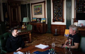 Ucraina Sean Penn vede Zelensky a Kiev dopo aver dato buca agli Oscar 364x230