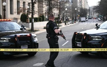 Usa camion sfonda transenne Casa Bianca nessun ferito autista arrestato 364x230